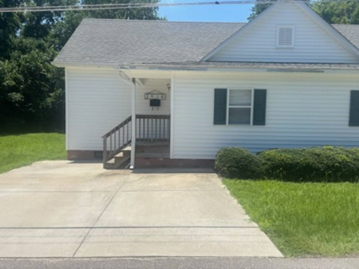House for rent at 3916 Middle St, Hope Mills, NC 28348