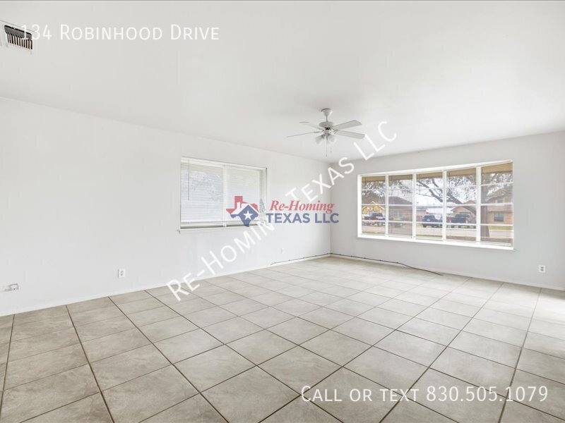House for rent at 134 Robinhood Dr, Kenedy, TX 78119