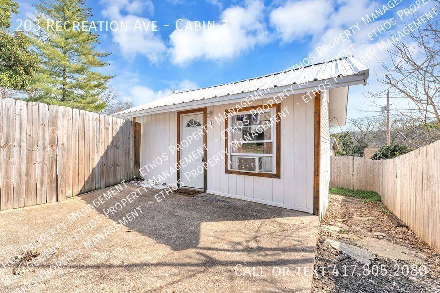 Apartment for rent at 203 Recreation Ave #CABIN 7, Rockaway Beach, MO 65740
