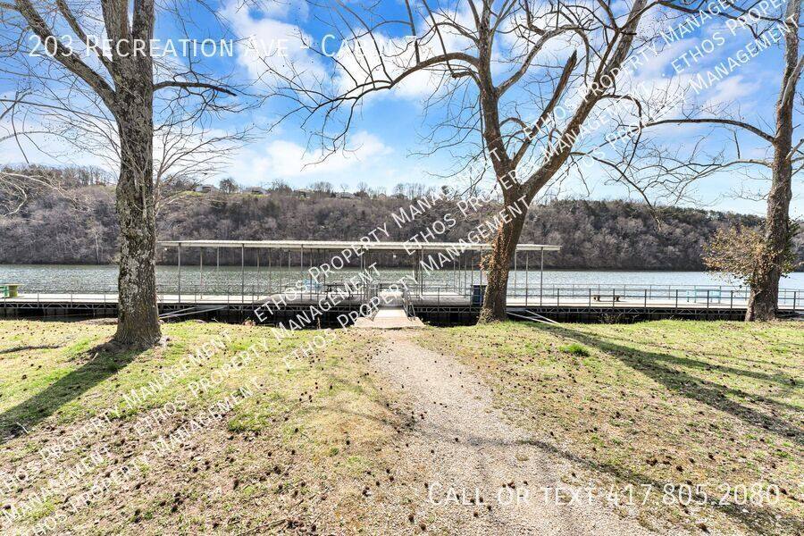 Apartment for rent at 203 Recreation Ave #CABIN 7, Rockaway Beach, MO 65740
