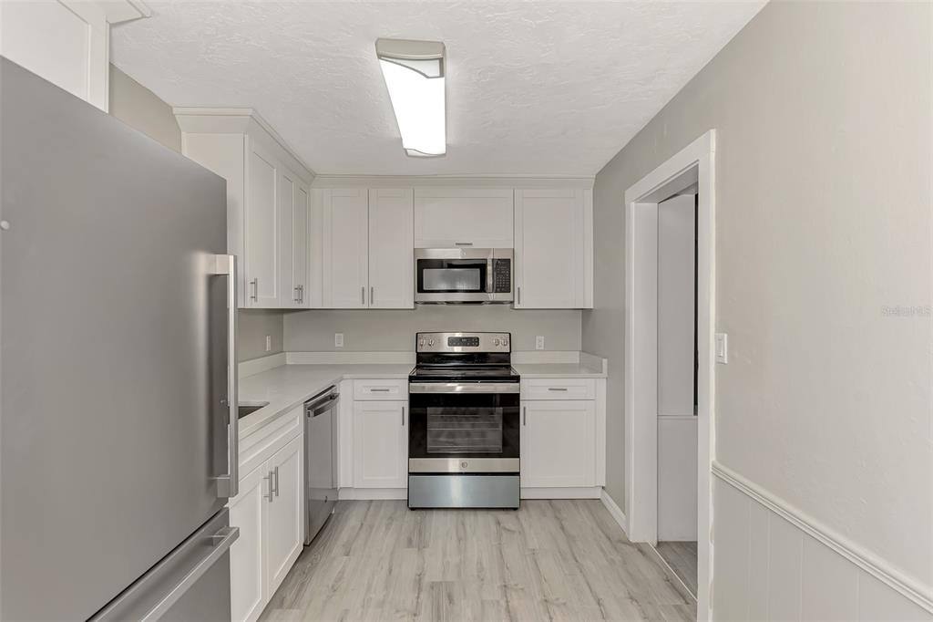 Apartment for rent at 1891 Prospect St, Sarasota, FL 34239