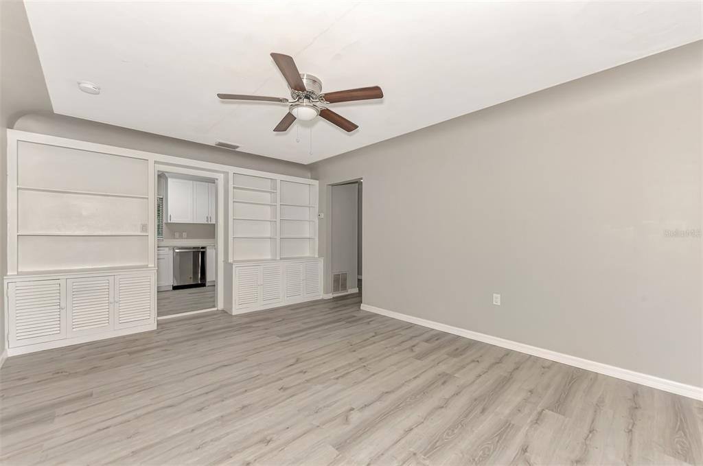 Apartment for rent at 1891 Prospect St, Sarasota, FL 34239