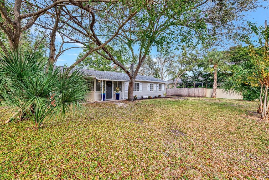 Apartment for rent at 1891 Prospect St, Sarasota, FL 34239
