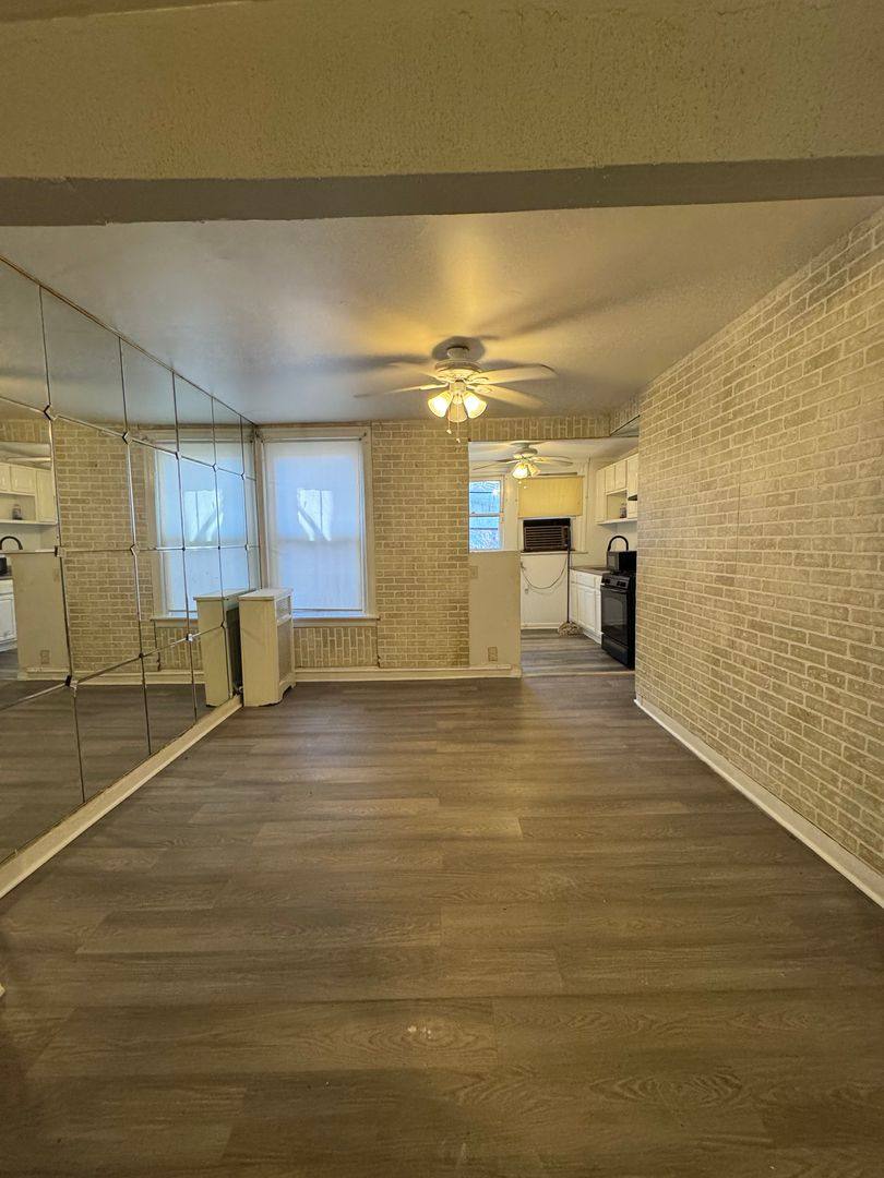 House for rent at 1142 E Woodlawn St, Philadelphia, PA 19138
