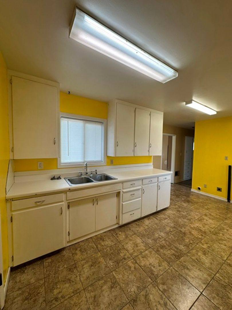 House for rent at 1616 Dayton St, Klamath Falls, OR 97603