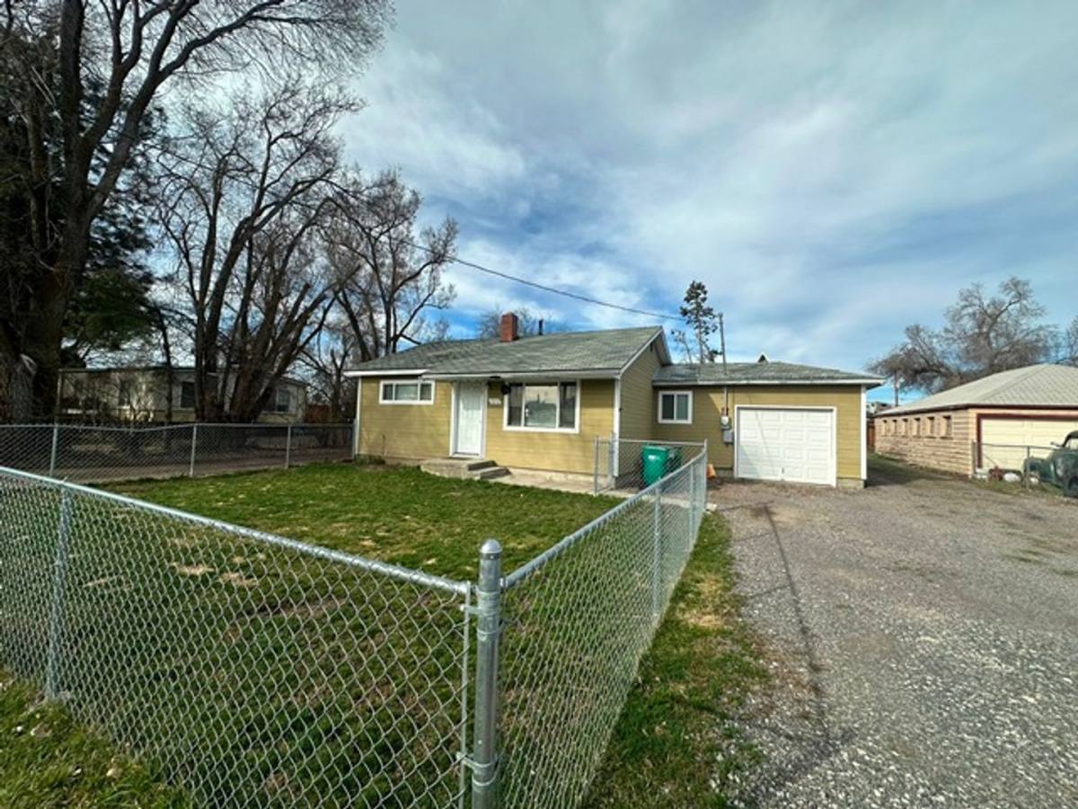 House for rent at 1616 Dayton St, Klamath Falls, OR 97603