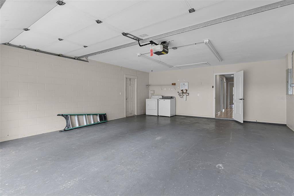 Apartment for rent at 8208 La Serena Dr, Tampa, FL 33614