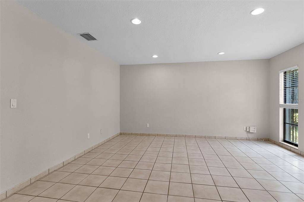 Apartment for rent at 8208 La Serena Dr, Tampa, FL 33614