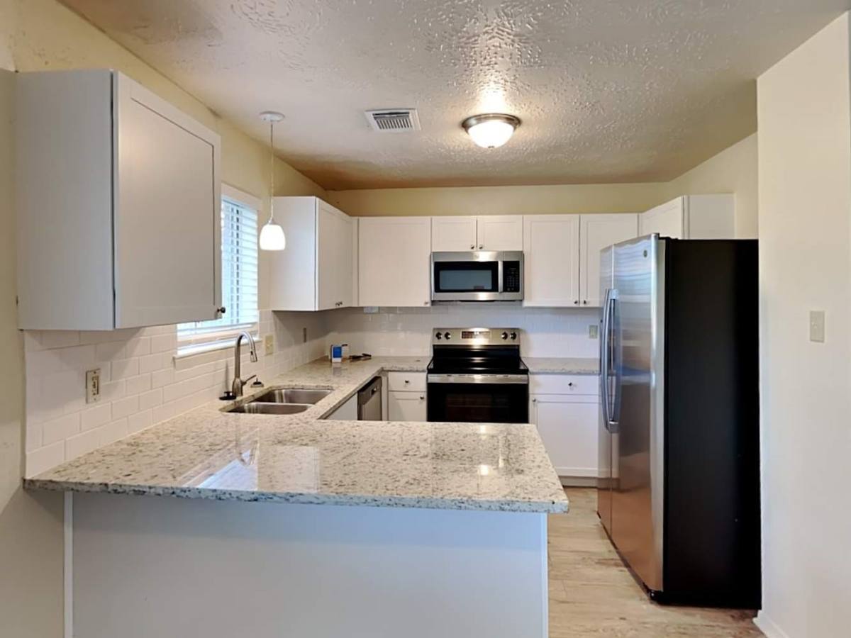 Apartment for rent at 9812 Robin St, La Porte, TX 77571