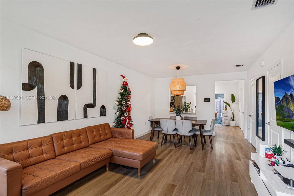 Townhouse for rent at 476 NE 5th St #476, Homestead, FL 33034