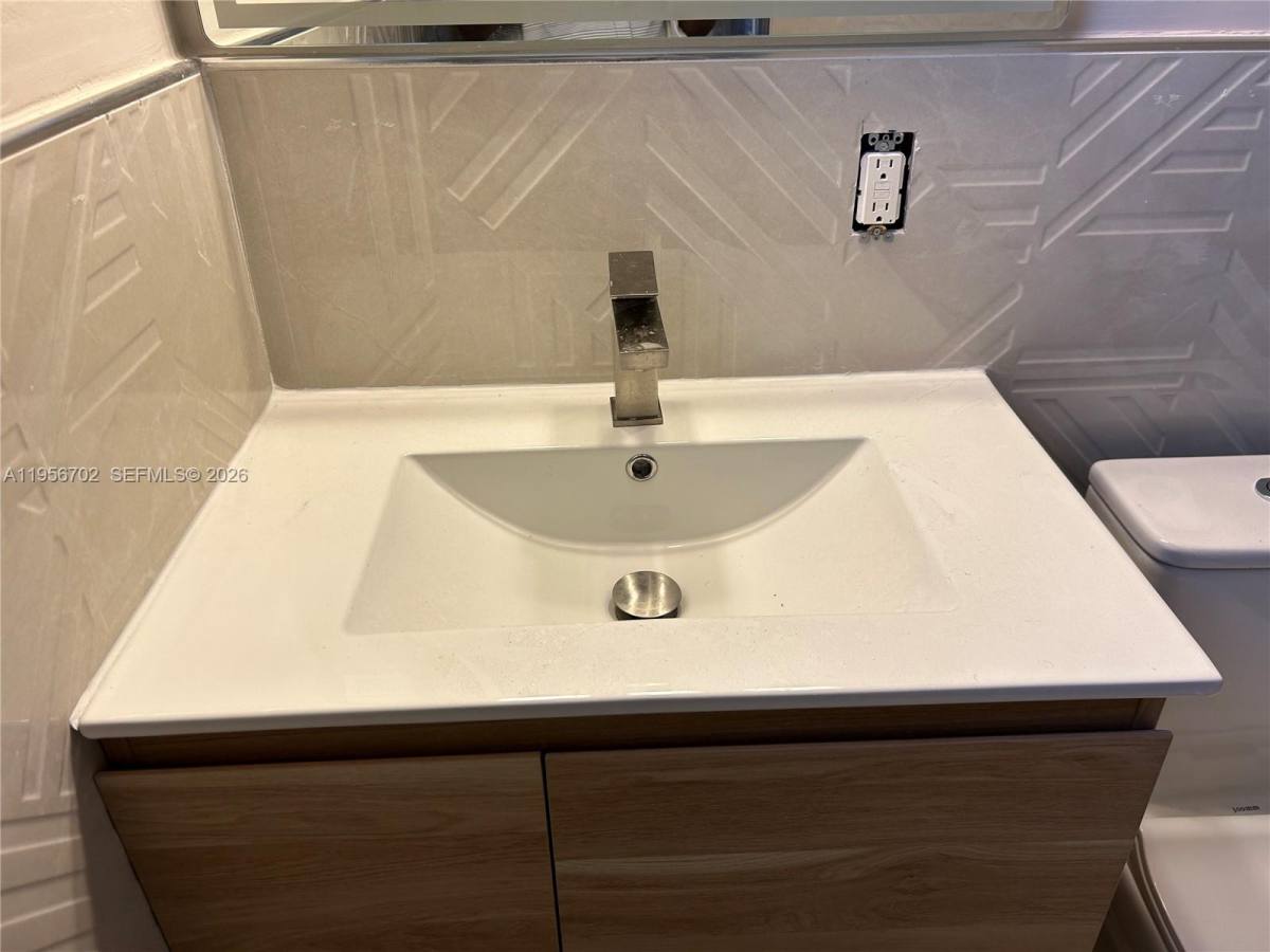 Apartment for rent at 270 NE 191st St #101, Miami, FL 33179
