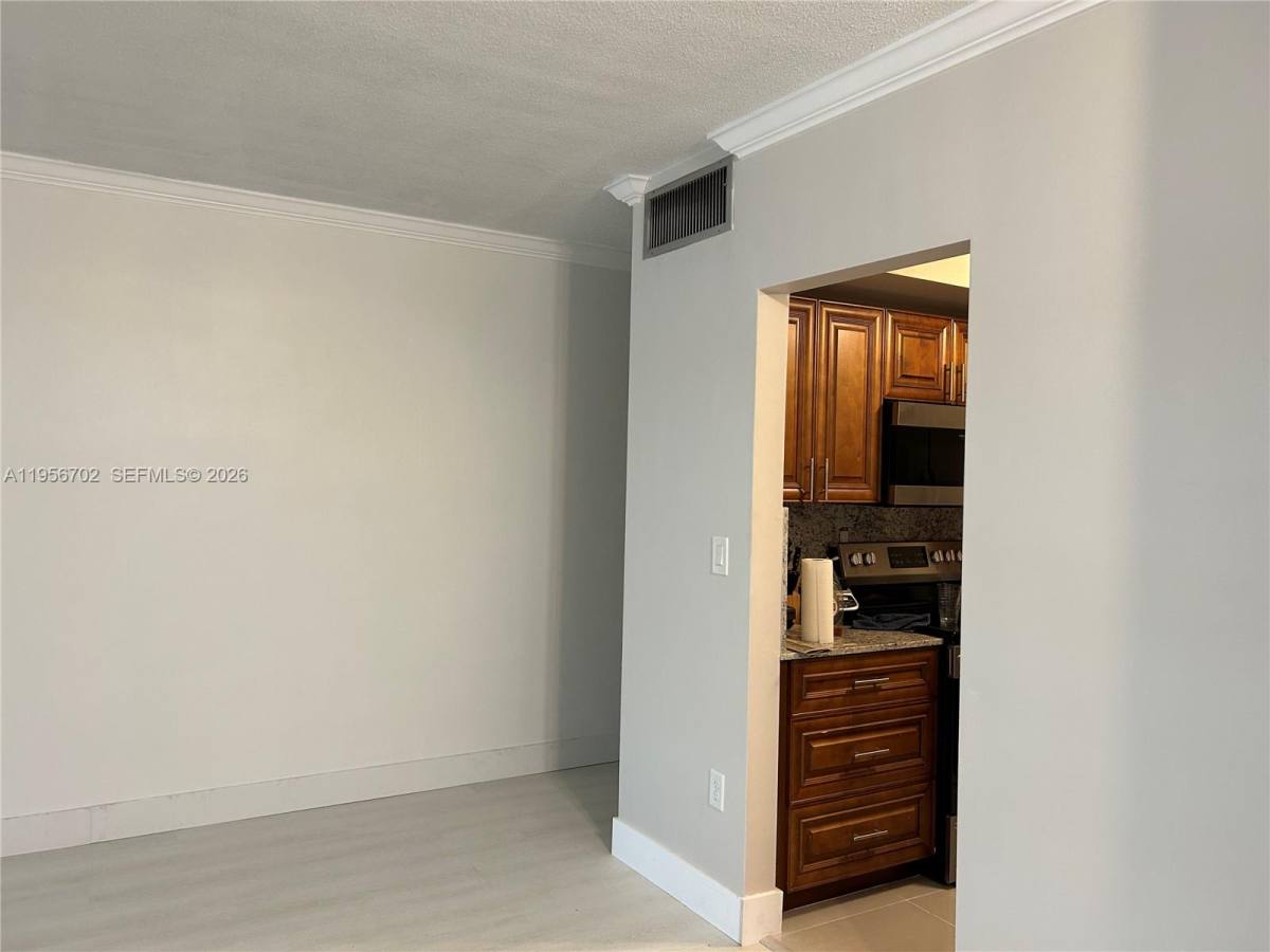 Apartment for rent at 270 NE 191st St #101, Miami, FL 33179