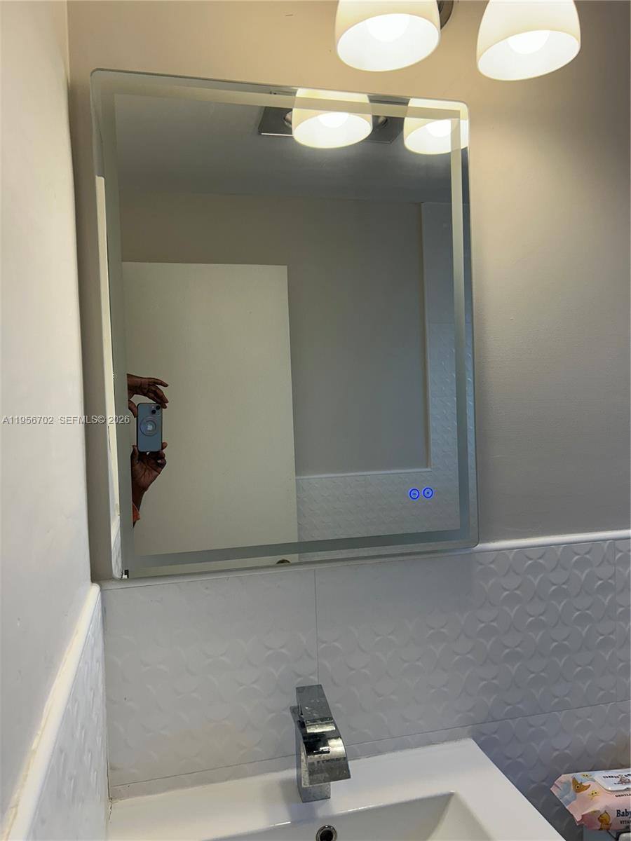 Apartment for rent at 270 NE 191st St #101, Miami, FL 33179