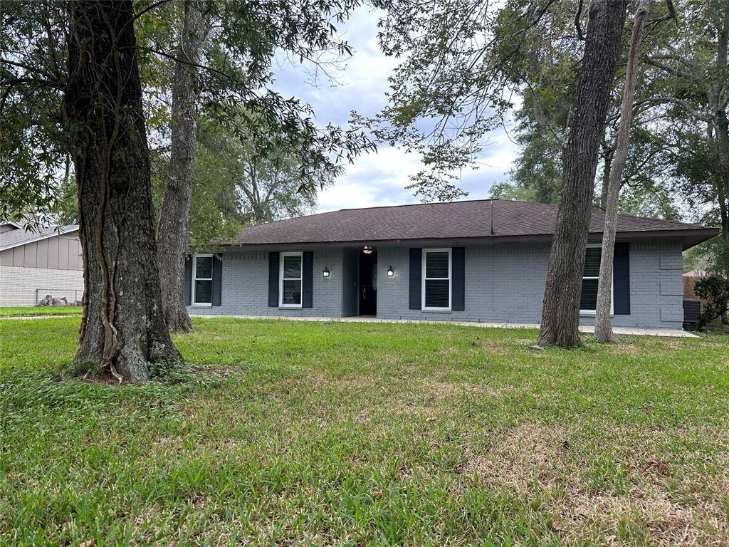 Apartment for rent at 228 Oak Manor Dr #228, Alvin, TX 77511