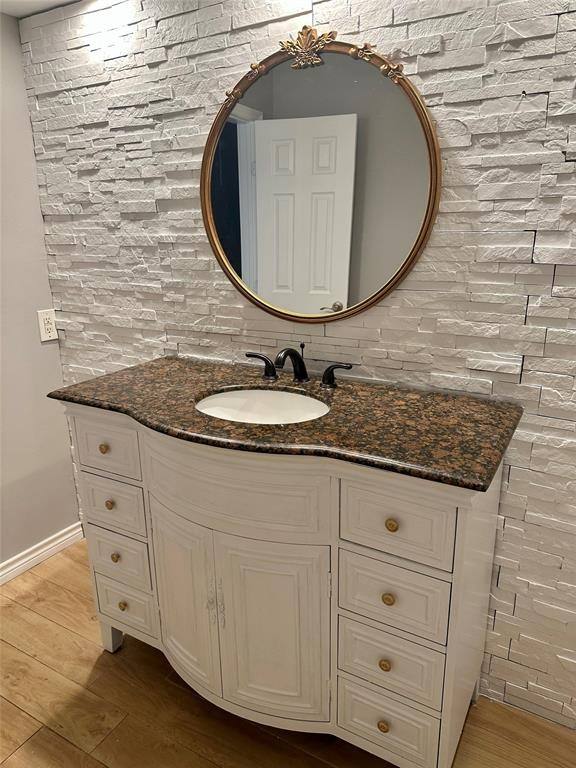 Apartment for rent at 228 Oak Manor Dr #228, Alvin, TX 77511