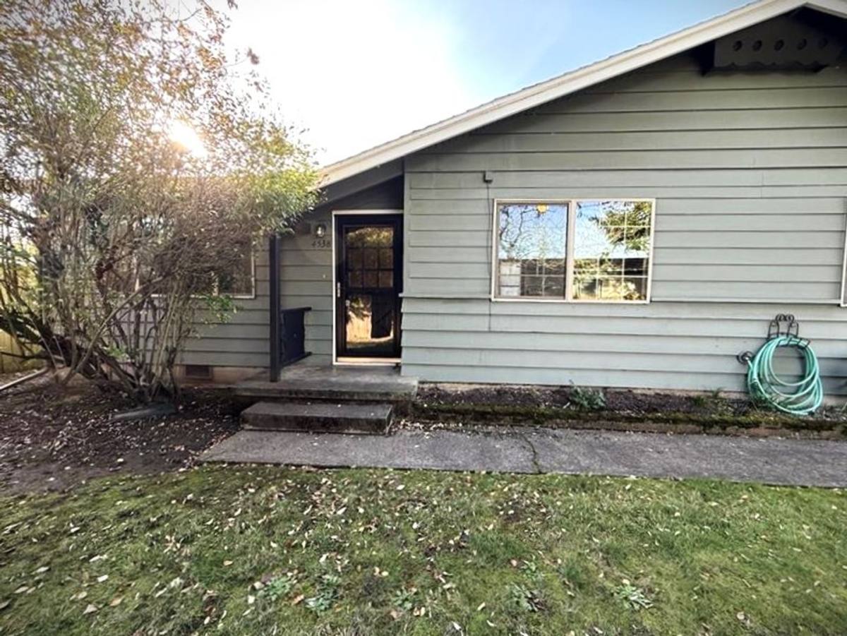 4538 NE Killingsworth St, Portland, OR 97218