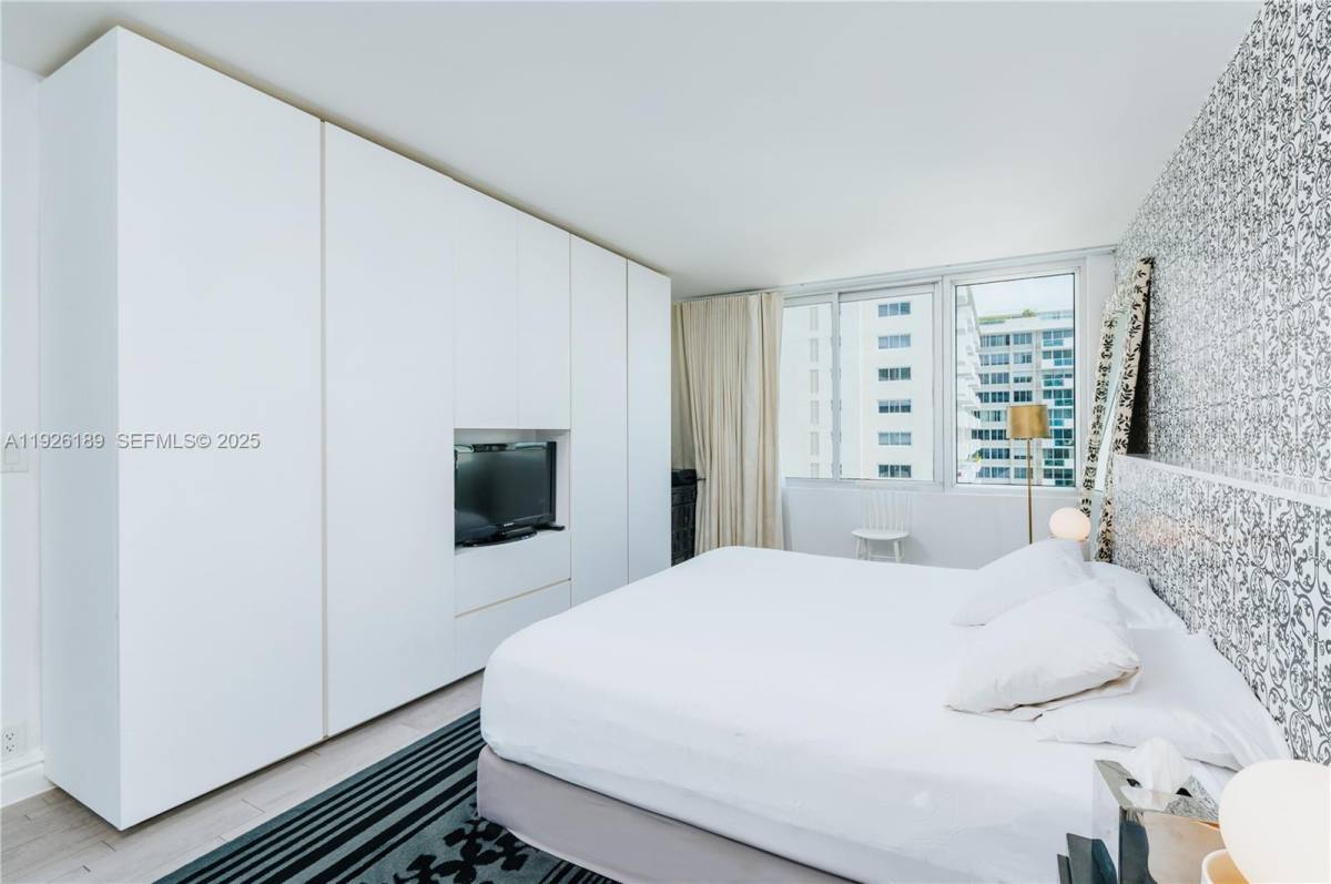 Apartment for rent at 1100 W Ave #1004, Miami Beach, FL 33139