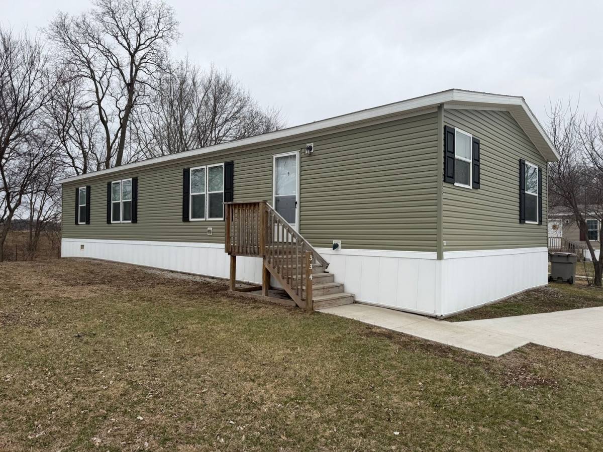 Apartment for rent at 334 Mosswood Lane, Iowa City, IA 52246