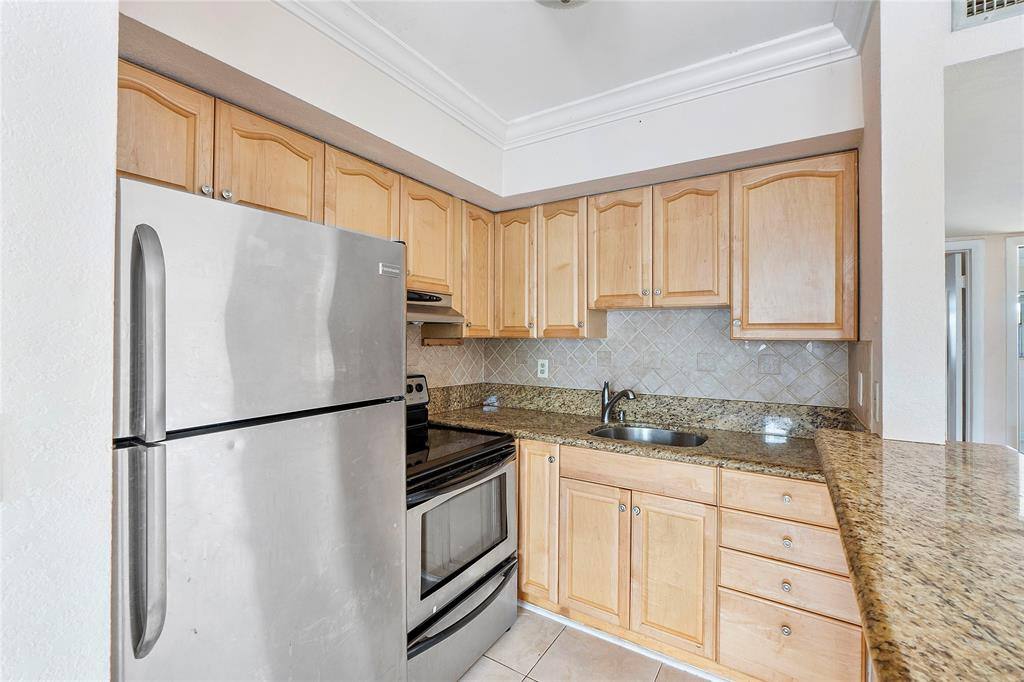 Condo for rent at 4050 NE 12th Terrace #392, Fort Lauderdale, FL 33334