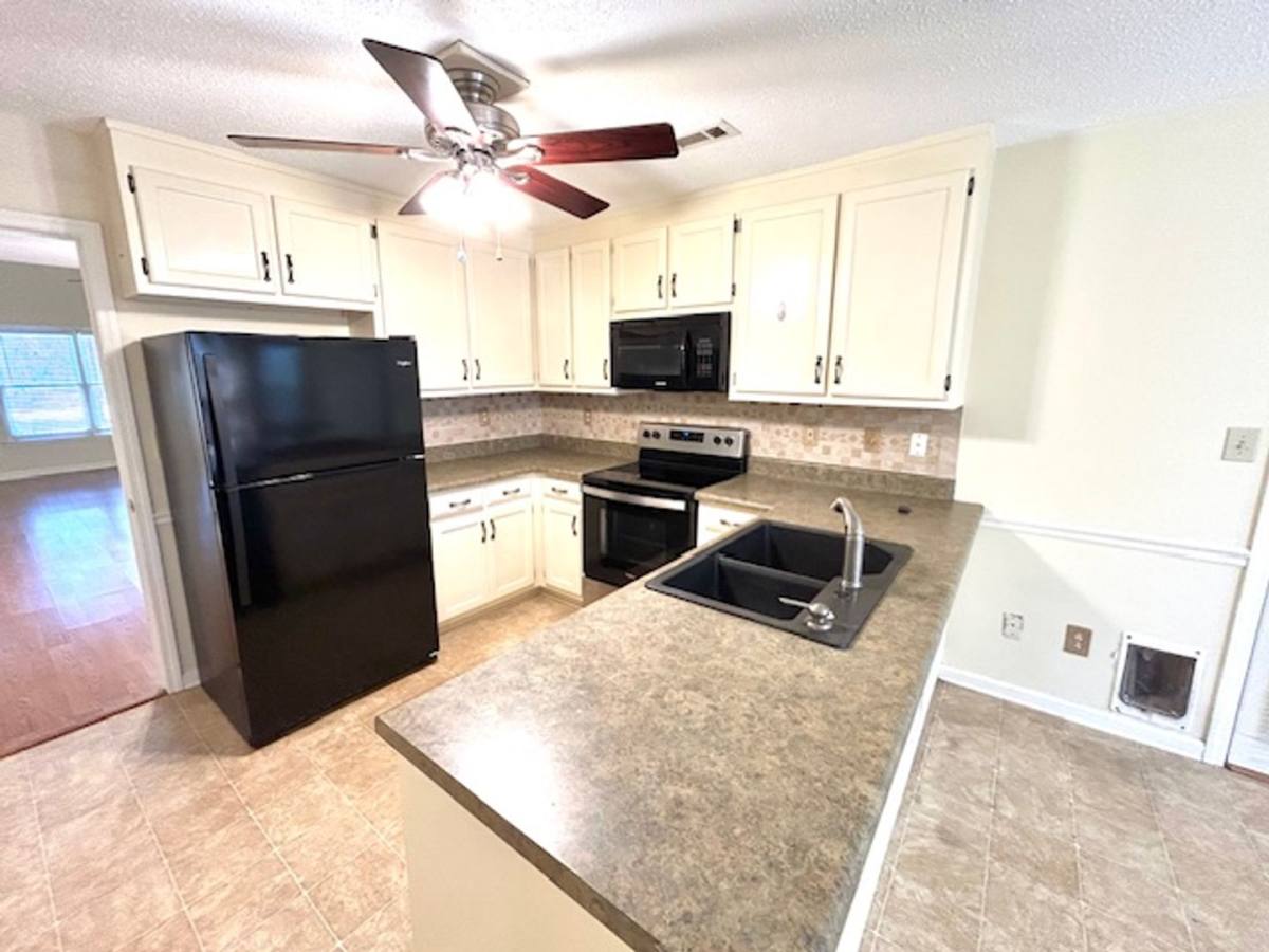 House for rent at 122 W Lake Circle, Madison, AL 35758