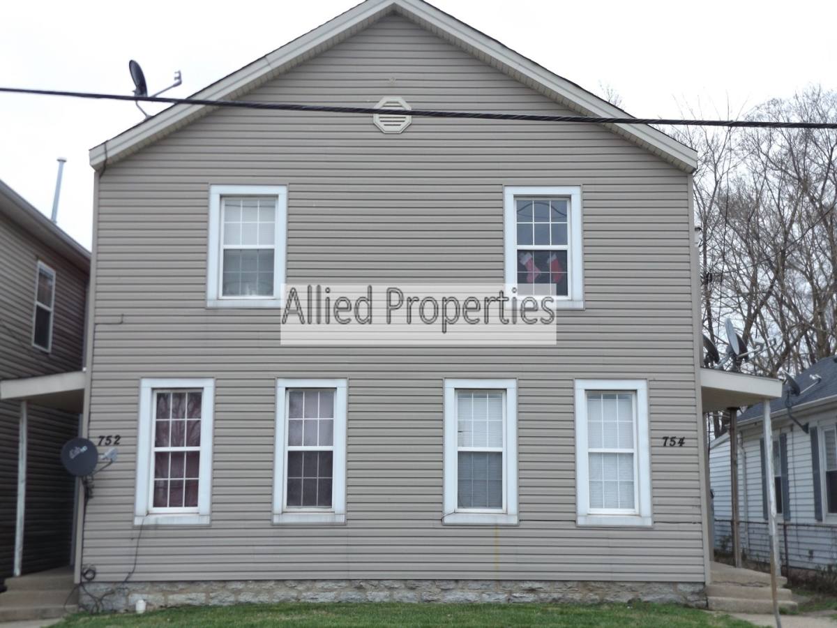 Apartment for rent at 752 754 E Ave, Hamilton, OH 45011