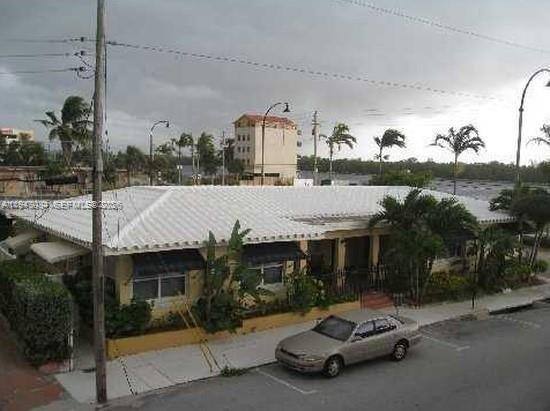 Apartment for rent at 330 Coolidge St #330-2, Hollywood, FL 33019