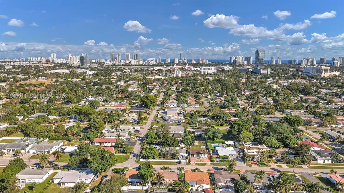 Apartment for rent at 709 SW 7th Ave #709A&B, Hallandale, FL 33009