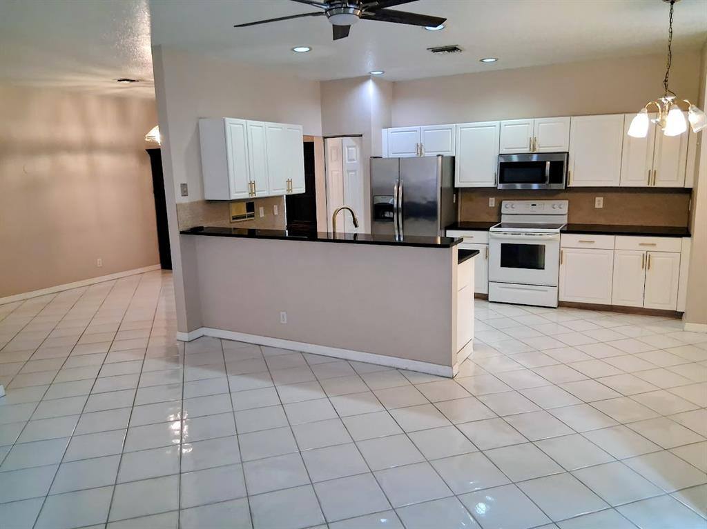 Apartment for rent at 6864 Torch Lake, Lake Worth, FL 33467