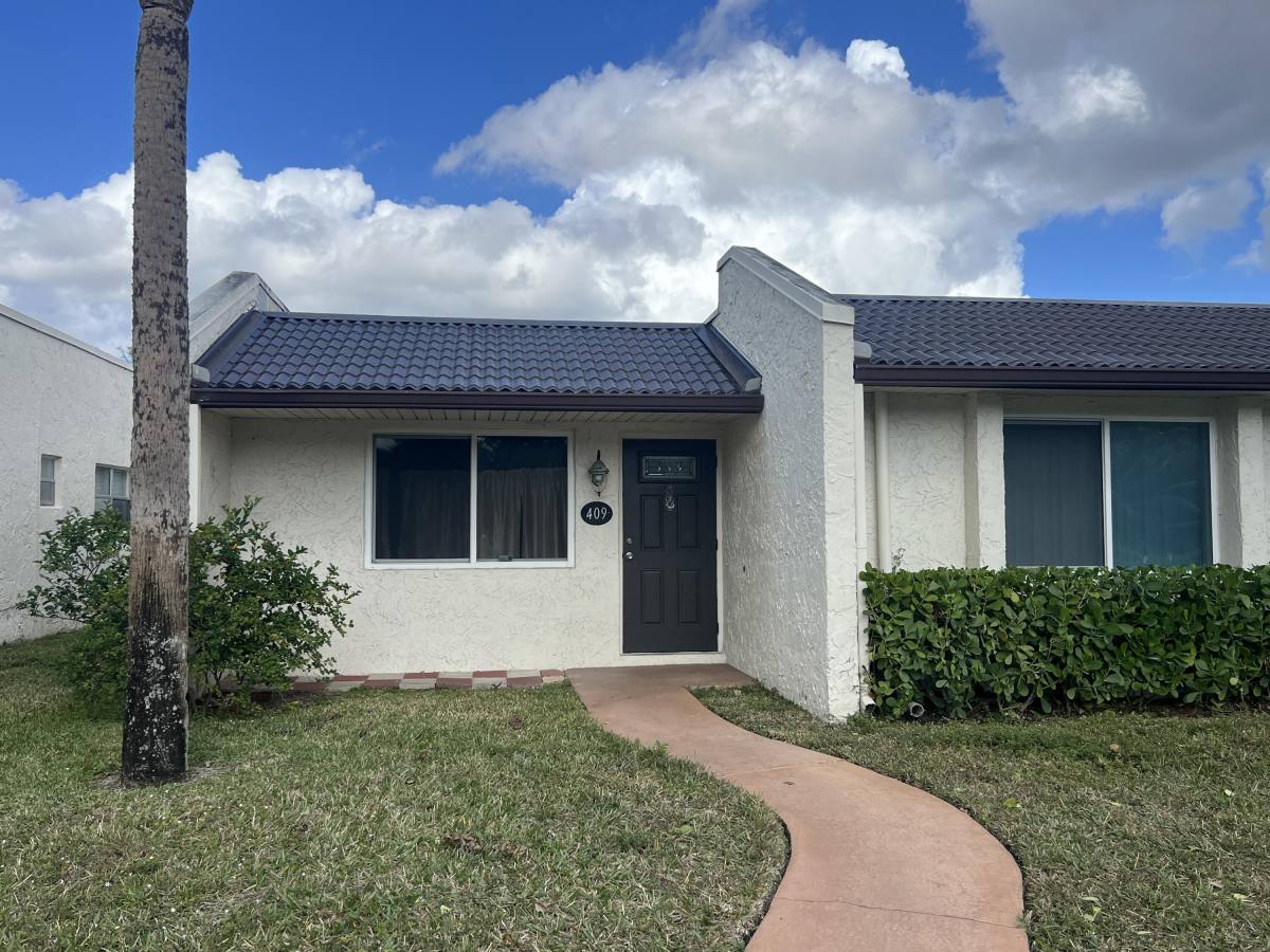 Apartment for rent at 409 Golden River Dr #409, West Palm Beach, FL 33411