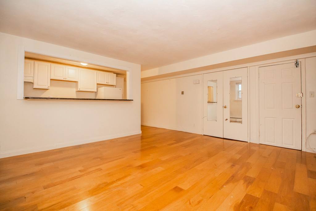 Apartment for rent at 95 Chestnut St #1B, Brookline, MA 02445