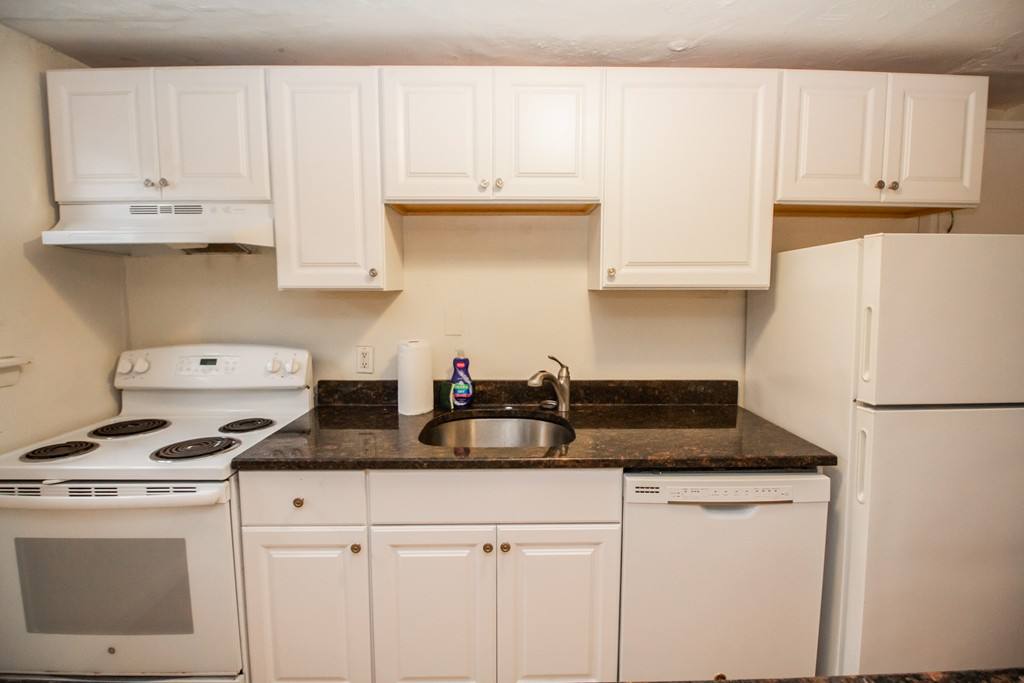 Apartment for rent at 95 Chestnut St #1B, Brookline, MA 02445