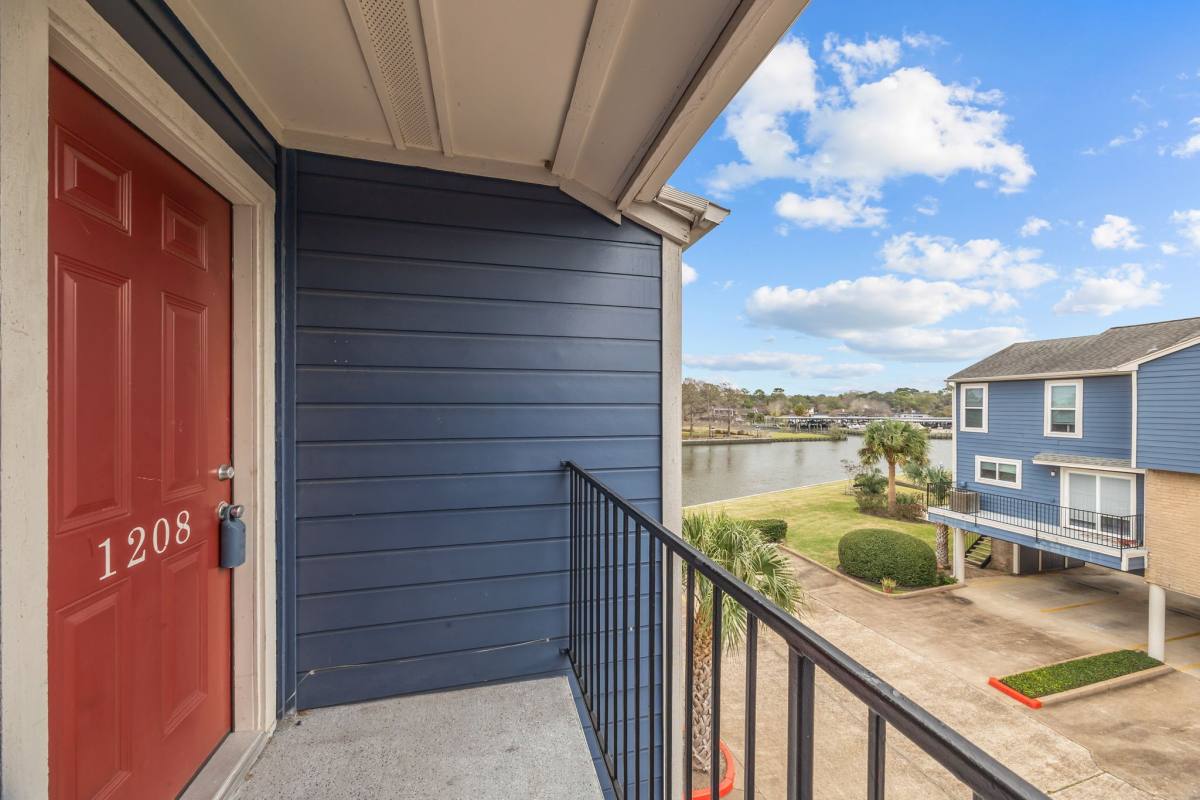 Condo for rent at 18515 Egret Bay Blvd #1208, Houston, TX 77058
