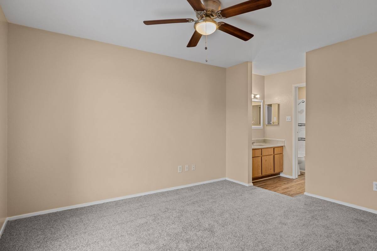 Condo for rent at 18515 Egret Bay Blvd #1208, Houston, TX 77058