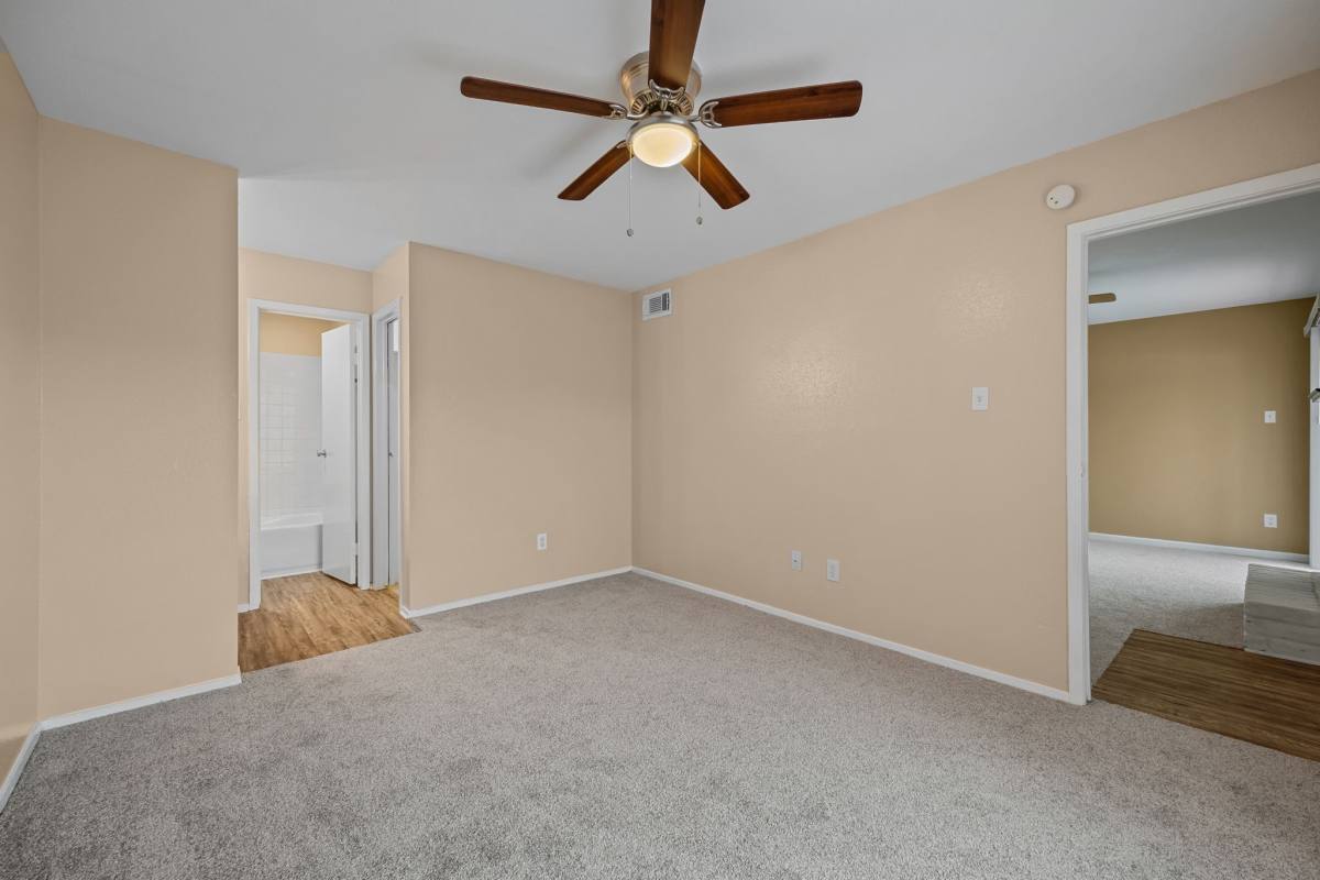 Condo for rent at 18515 Egret Bay Blvd #1208, Houston, TX 77058