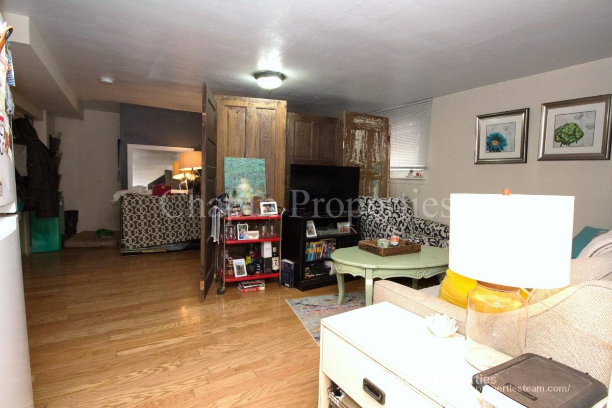 Apartment for rent at 105 Chestnut St #2B, Brookline, MA 02445