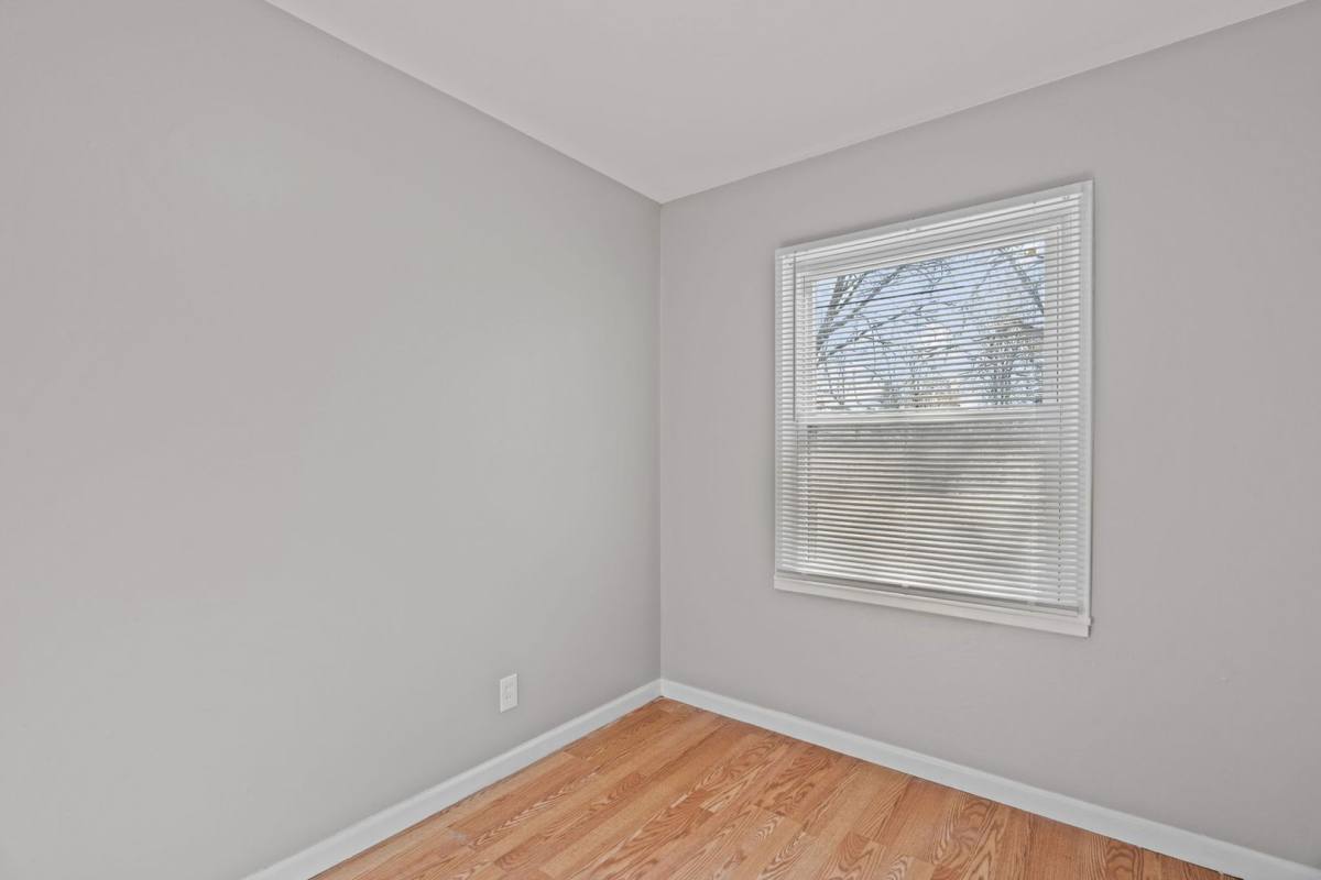 House for rent at 317 Cameron Rd, Saint Louis, MO 63137