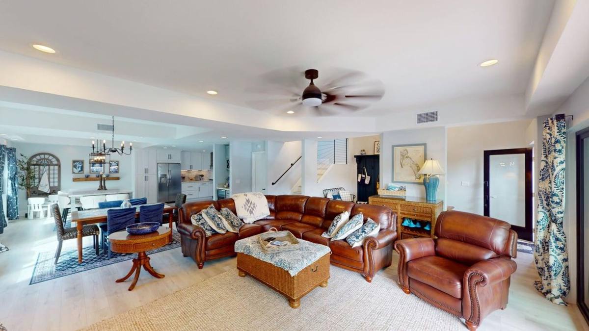 Apartment for rent at 962 E Ave, Coronado, CA 92118