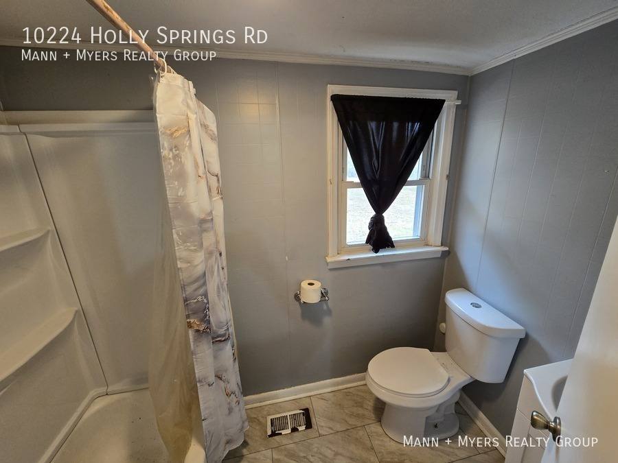 House for rent at 10224 Holly Springs Rd, Holly Springs, NC 27540