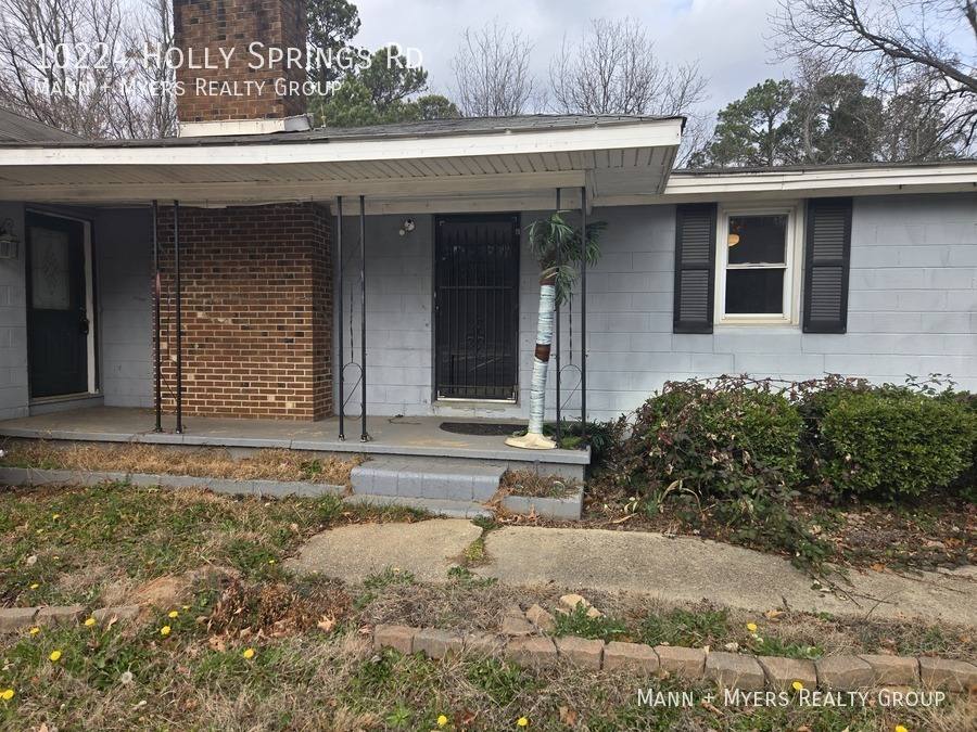 House for rent at 10224 Holly Springs Rd, Holly Springs, NC 27540