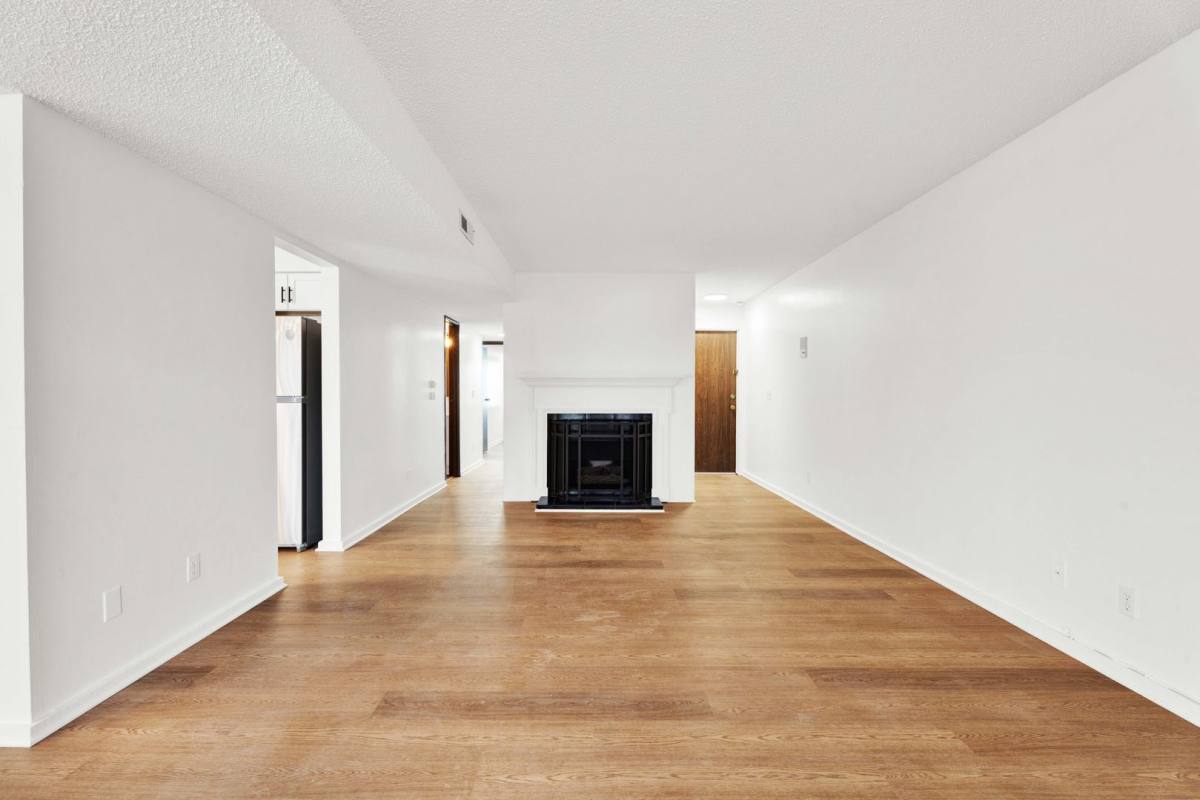 Apartment for rent at 927 N Macomb St, Monroe, MI 48162