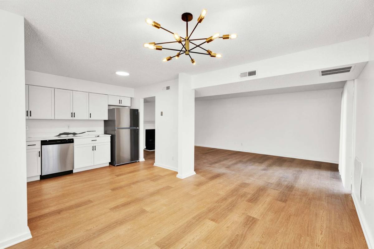 Apartment for rent at 927 N Macomb St, Monroe, MI 48162