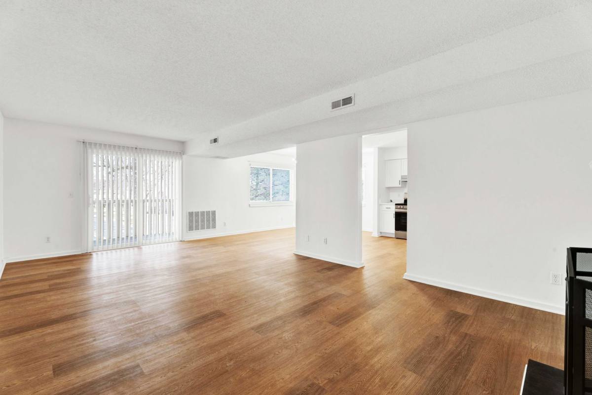 Apartment for rent at 927 N Macomb St, Monroe, MI 48162