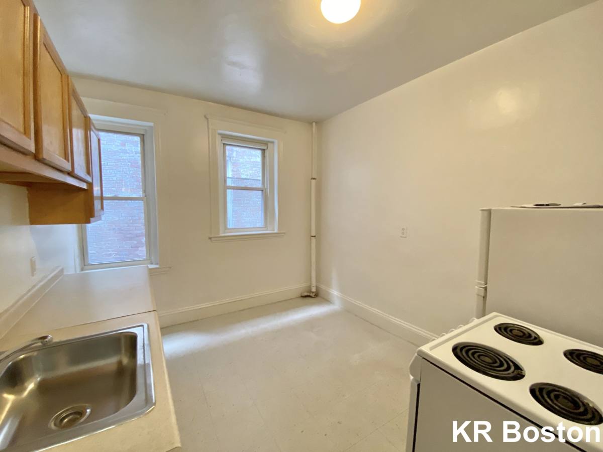 Apartment for rent at 1375 Commonwealth Ave #8, Allston, MA 02134