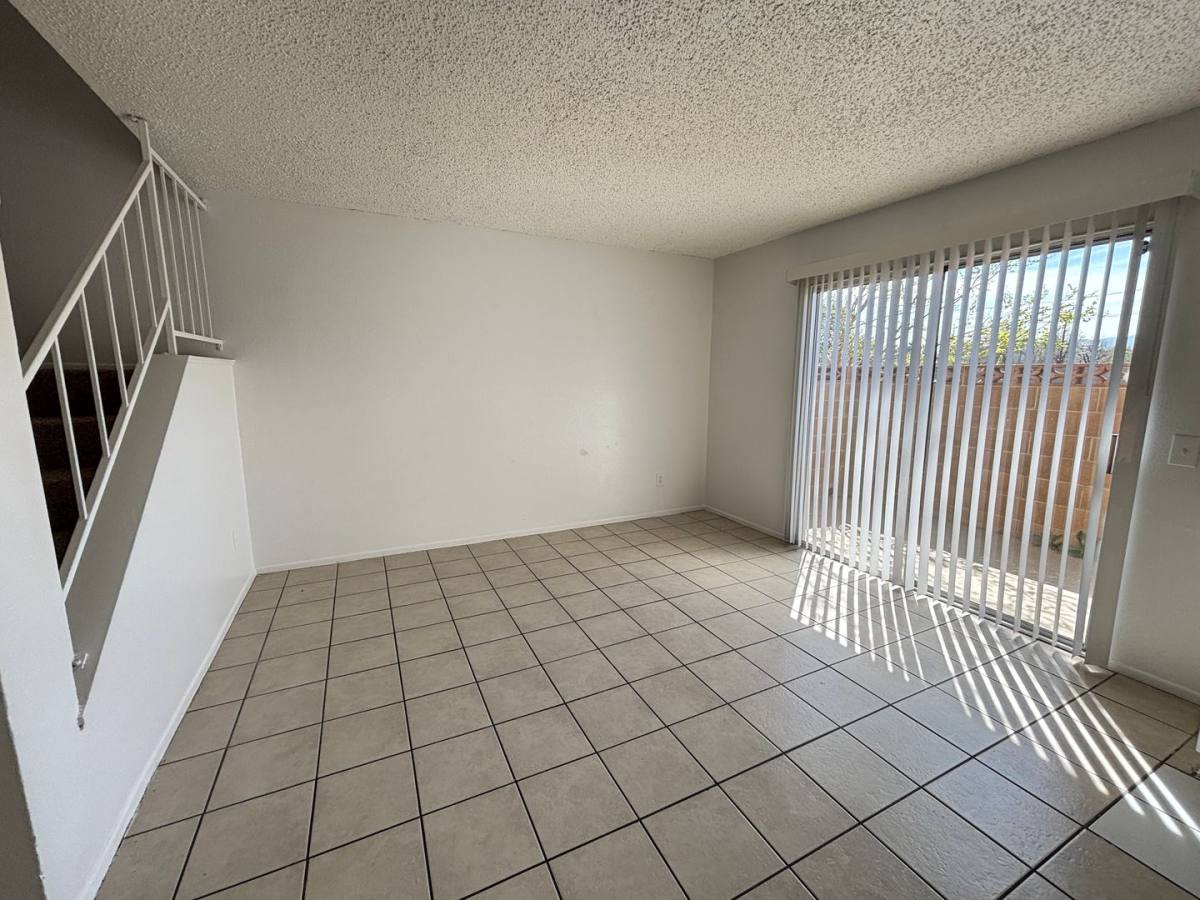 Townhouse for rent at 38729 11th St E, Palmdale, CA 93550