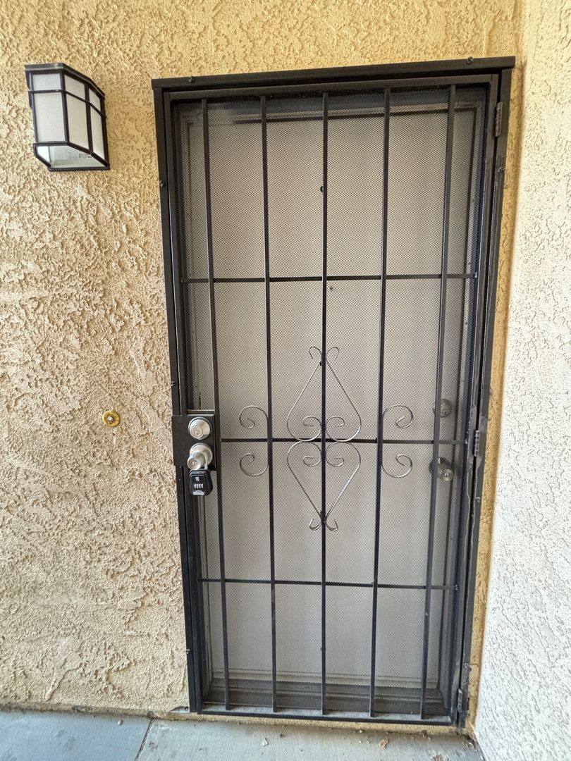 Townhouse for rent at 38729 11th St E, Palmdale, CA 93550