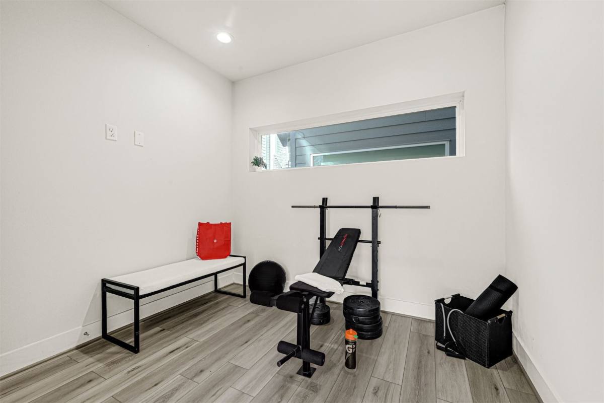 Apartment for rent at 3313 Baer St, Houston, TX 77020