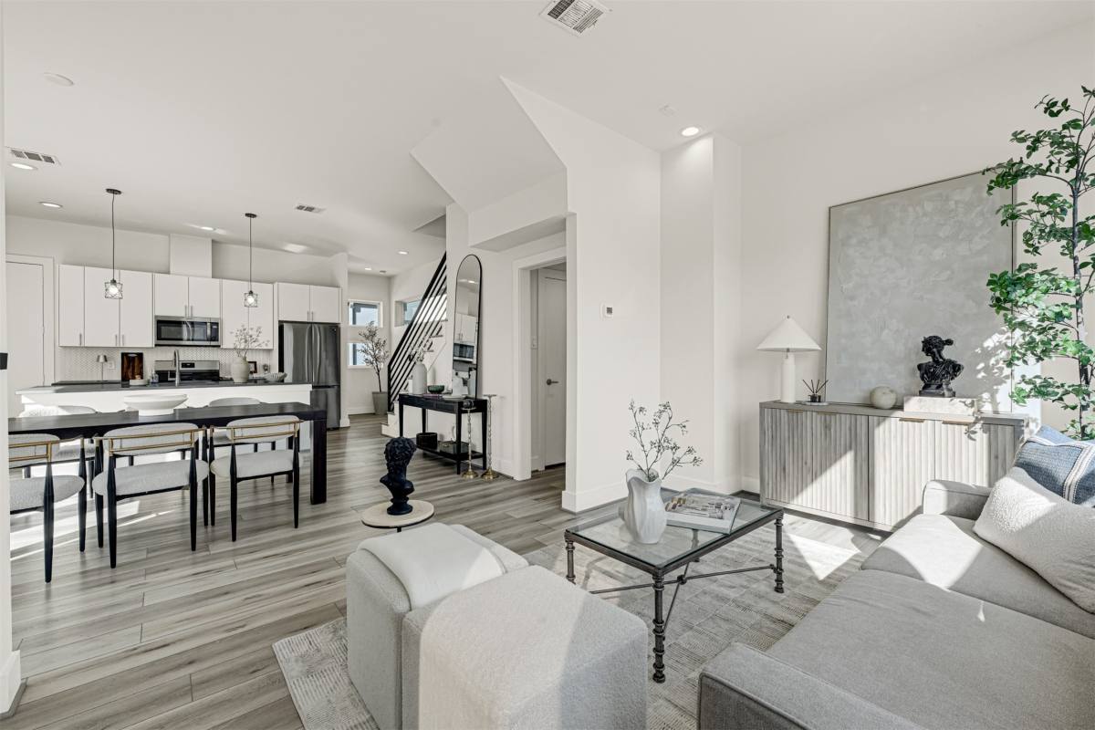 Apartment for rent at 3313 Baer St, Houston, TX 77020