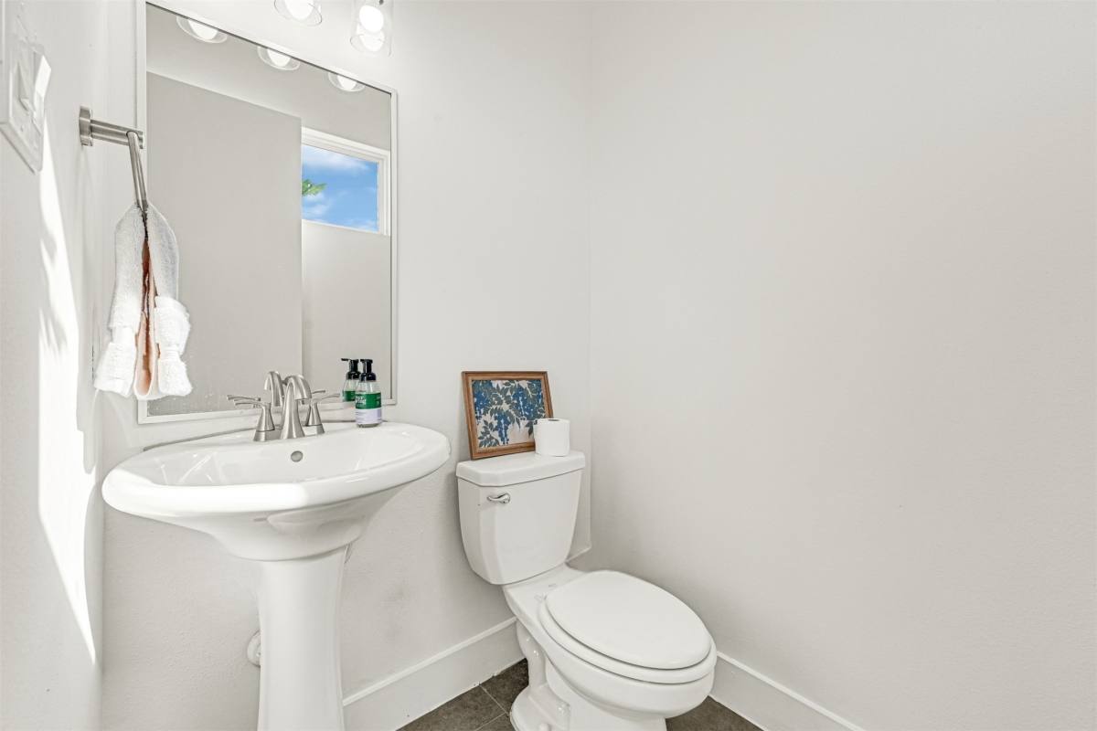 Apartment for rent at 3313 Baer St, Houston, TX 77020