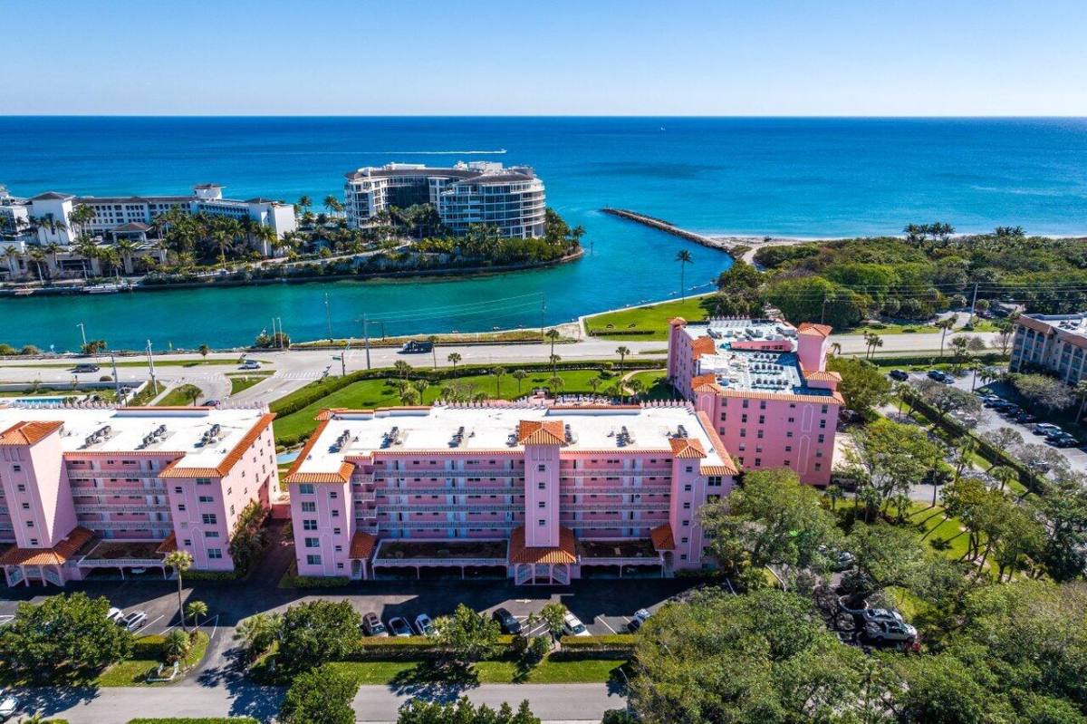 Condo for rent at 1040 Banyan Rd #2010, Boca Raton, FL 33432