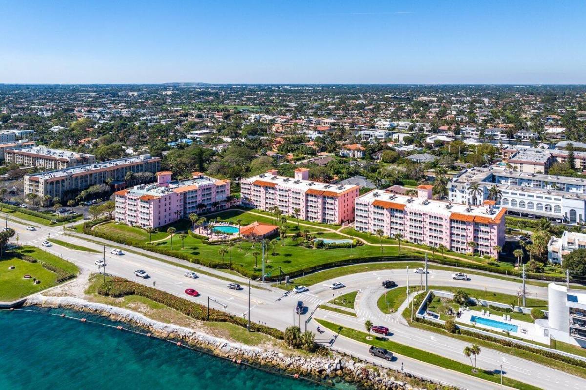 Condo for rent at 1040 Banyan Rd #2010, Boca Raton, FL 33432
